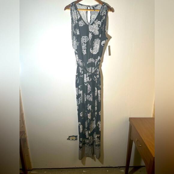 NWT New Directions Black and White Sleeveless Jumpsuit - Picture 2 of 5